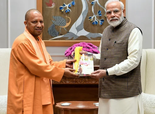 “UP CM Yogi Adityanath Announces 25% Discount on Khadi Products for 108 Days to Promote Swadeshi”